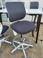 Steelcase Be-Free High Table 160cm + 4 Cobi Chairs – Collaborative Office Set - Image 16