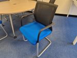 Orangebox Used Round Meeting Table Circular Office Desk + 6 Blue Chairs Set - Image 5