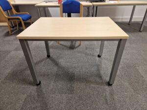 Used Mobile Office Desk on Wheels Maple Wood Effect – 100cm Conference Table