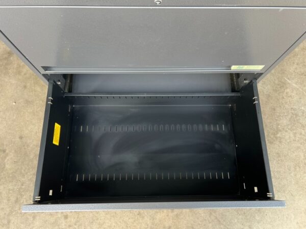 Metal cabinet