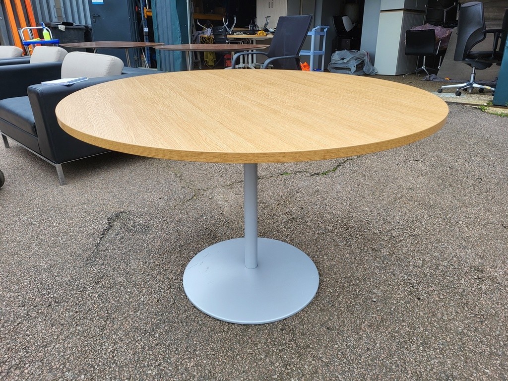 57-326 Senator Round Meeting Table - Oak Effect Top with Grey Pedestal - 120cm - Image 1