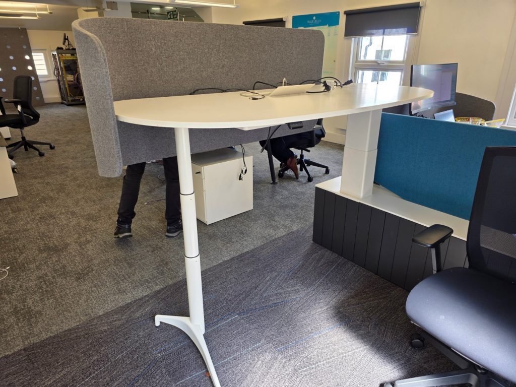 HERMAN MILLER ELECTRIC ADJUSTABLE SIT-STAND DESK
