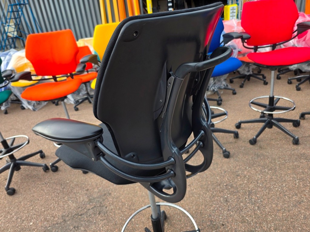 My-Used-Furniture-Humanscale-Freedom-Draughtsman-Chair-Ergonomic-Drafting-Stool-Black