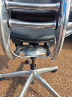 Humanscale Freedom Office Chair - Black Leather and Chrome Frame, Ergonomic Seat - Image 4