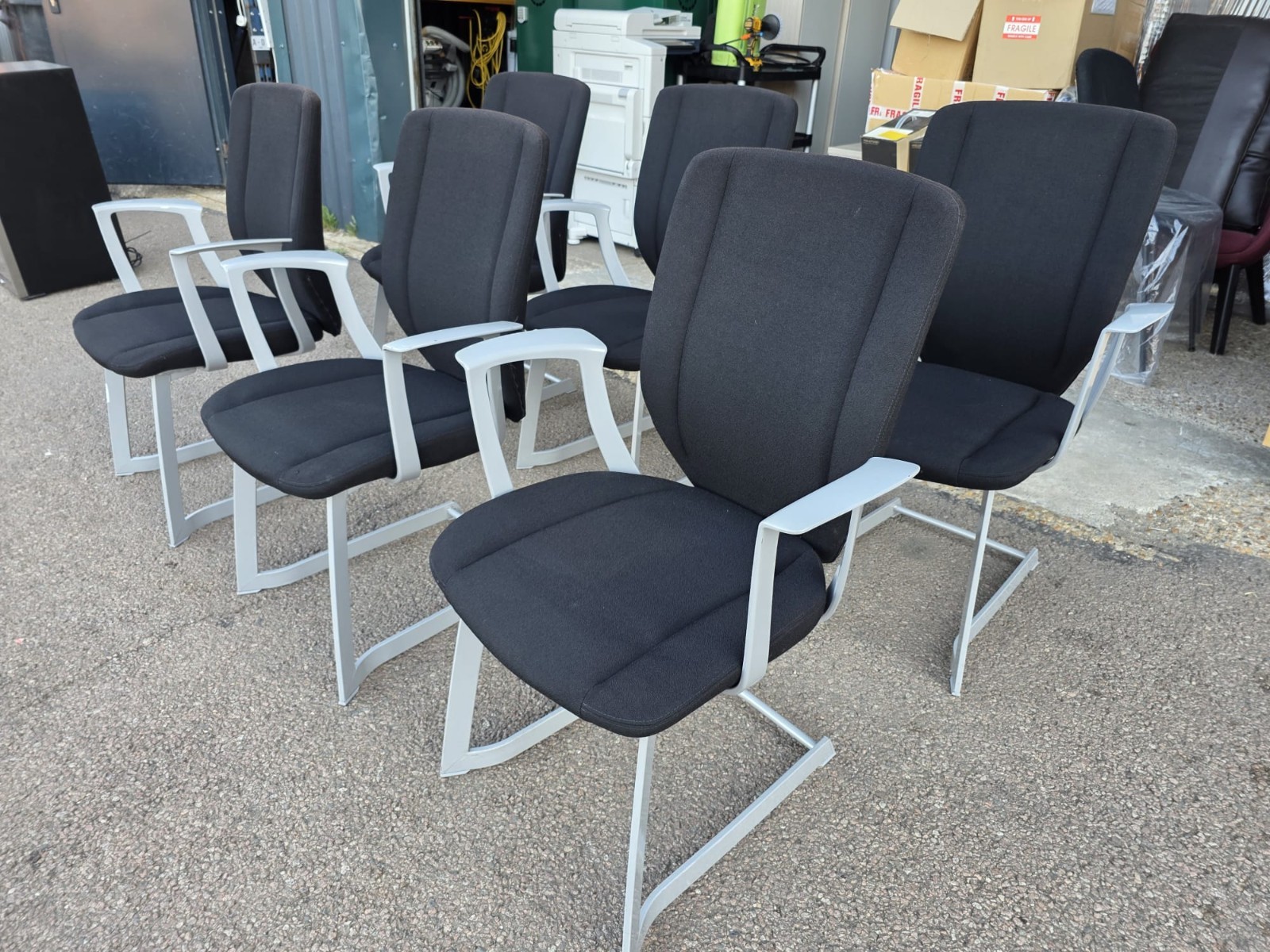 57-256 Kinnarps Cantilever Meeting Chairs with Black Fabric | Set of 6 Stackable Seats - Image 1