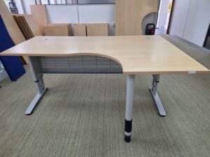 Right Hand Adjustable Desk with Wave Effect Beech Top and Steel Frame - 160cm