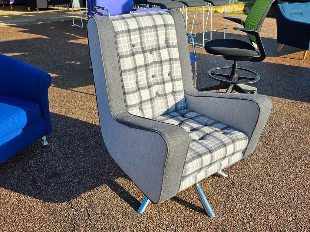 57-90 Adrenalina Gulp Scottish Armchair, Chrome Swivel Base Premium - Grey Fabric - Image 1