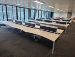 Steelcase 8-Person Desk - Bench with Double Wave White Top and Screens - 160cm - Image 4
